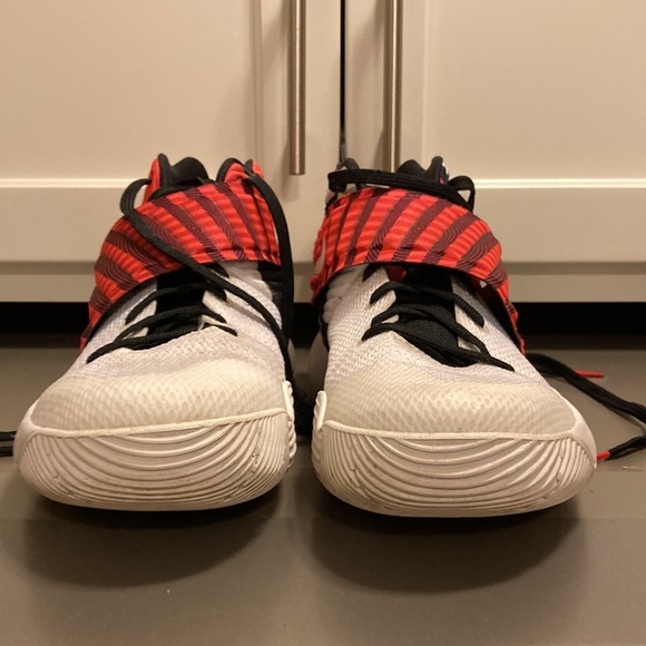 Kyrie crossover - Picture 5 of 5